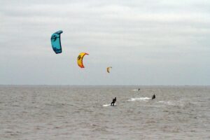 Kitesurfer im Wattenmeer